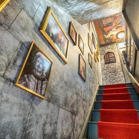 Hogwarts Hideaway Themed Property Watford  Exterior foto